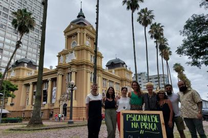 Projeto Psicanálise na Praça, na Praça da Alfândega, em Porto Alegre.<!-- NICAID(15323163) -->