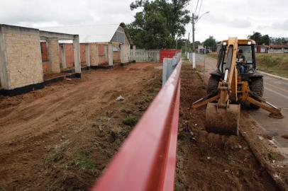 Gravataí, RS, Brasil, 19-01-2023: Retomada de obras da Escola Municipal de Educação Infantil (Emei) Raio de Sol, localizada na Rua Angélica Apolo, 515, no bairro São Vicente. Ela está entre as 20 obras acompanhadas pelo Diário Gaúcho na série Retratos do Desperdício. Foto: Mateus Bruxel / Agência RBSIndexador: Mateus Bruxel<!-- NICAID(15325970) -->