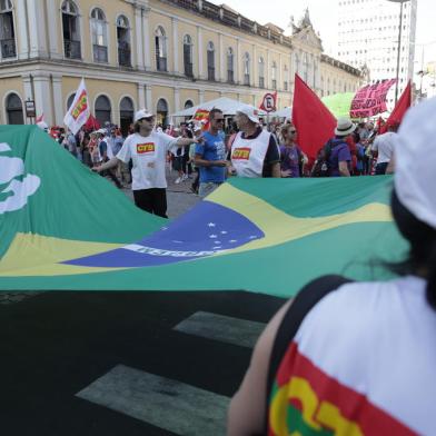 PORTO ALEGRE, RS, BRASIL 19/01/2016 - Evento começou hoje, em Porto Alegre, com marcha que saiu do Largo Glênio Peres em direção ao Largo Zumbi dos Palmares, onde haverá shows musicais. (FOTO: ANDRÉ ÁVILA/ AGÊNCIA RBS).<!-- NICAID(11957292) -->