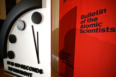 (FILES) In this file photo taken on January 23, 2020, the Doomsday Clock reads 100 seconds to midnight, a decision made by The Bulletin of Atomic Scientists, during an announcement at the National Press Club in Washington, DC. - The Bulletin of the Atomic Scientists announced on January 17, 2023, that they will announce at 10:00 am (1500 GMT) on January 24 whether the time of the symbolic clock will change. (Photo by EVA HAMBACH / AFP)<!-- NICAID(15330244) -->