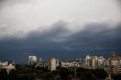 PORTO ALEGRE, RS, BRASIL - 2023.01.26 - Clima em Porto Alegre. (Foto: andré ávila/ Agência RBS)<!-- NICAID(15332451) -->