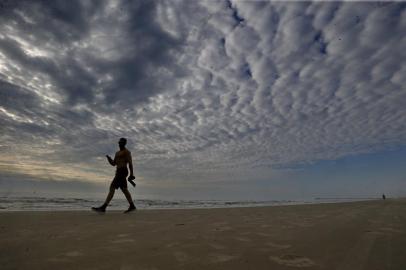 Tramandaí,  RS, BRASIL, 27/01/2023- Clima em Tramandaí. Foto: Lauro Alves  / Agencia RBS<!-- NICAID(15333091) -->