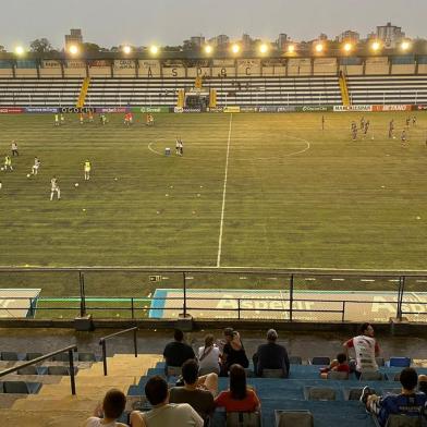 Gramado do Passo DAreia. Foto: Eduardo Costa/Agência RBS<!-- NICAID(15333286) -->