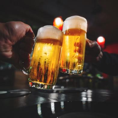 Copos de cerveja. Foto: pavel siamionov / stock.adobe.comFonte: 447671715<!-- NICAID(15334863) -->