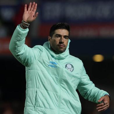 O tÃ©cnico Abel Ferreira, da SE Palmeiras, em jogo contra a equipe do C Cerro PorteÃ±o, durante partida vÃ¡lida pelas oitavas de final, ida, da Copa Libertadores, no EstÃ¡dio General Pablo Rojas. (Foto: Cesar Greco)<!-- NICAID(15138171) -->