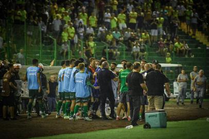 Confusão no jogo Ypiranga x Juventude pelo Campeonato Gaúcho no Estádio Colosso da Lagoa, em Erechim<!-- NICAID(15341486) -->