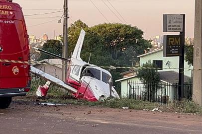 Avião com getulienses cai próximo ao parque da Frinape em Erechim<!-- NICAID(15343953) -->