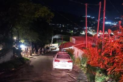 PORTO ALEGRE, RS, BRASIL, 11/02/2023. Dois homens foram mortos e um ficou ferido em um ataque a tiros na zona leste de Porto Alegre, na madrugada deste sábado (11). Dionata Canquerini da Silva, de 26 anos, e Elias Navarro de Moura, de 36 anos, foram mortos a tiros na Rua Aristides Rosa, no bairro Jardim Carvalho. A polícia foi acionada por volta das 2h30min.  Além dos dois mortos, um outro homem de 27 anos ficou ferido no ataque a tiros. Foto: Divulgação/Polícia Civil<!-- NICAID(15346826) -->