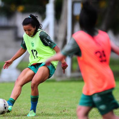 CAXIAS DO SUL, RS, BRASIL, 17/02/2023. Gurias do Juventude se preparam para a temporada 2023 em treinamentos no campo da Agremiação Social e Esportiva Pedancino (ASEP), interior de Caxias do Sul. (Porthus Junior/Agência RBS)Indexador:                                 <!-- NICAID(15353443) -->