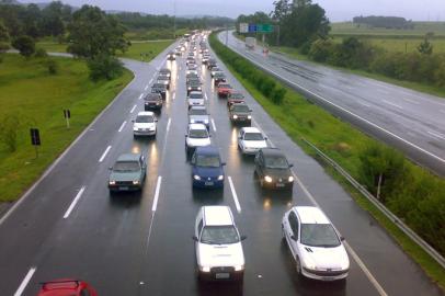 zol - acidente trânsito freeway congestioamento litoral retorno