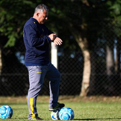 Luizinho Vieira, técnico do Ypiranga, de Erechim, na Série C do Brasileirão 2023.<!-- NICAID(15415342) -->