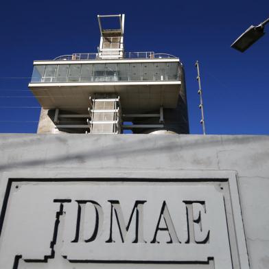 PORTO ALEGRE, RS, BRASIL, 27-06-2019: Fechado desde 2016, mirante do DMAE com vista para o Guaíba segue sem prazo para reabrir. A estrutura, que tem 20 metros de altura, oferece vista privilegiada do pôr do sol (FOTO FÉLIX ZUCCO/AGÊNCIA RBS, Editoria de Porto Alegre).<!-- NICAID(14140827) -->