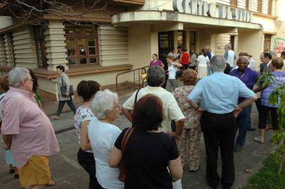 zol - vacina gripe - Ultimo dia para tomar vacina contra gripe, no Centro de Saúde Modelo Porto Alegre.  