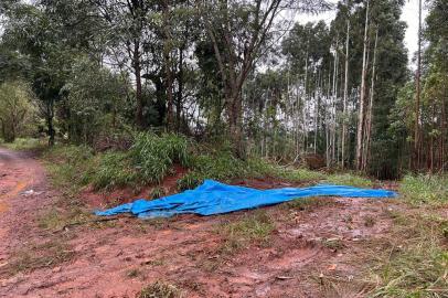 Homem é encontrado morto com golpes de faca no bairro Jardim América<!-- NICAID(15750178) -->