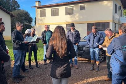 Pesquisadores começam a buscar alternativas para evitar novas enchentes em Barra do Rio Azul<!-- NICAID(15764739) -->