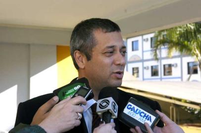 zol advogado da governadora Yeda Crusius, Fábio Medina Osório, foi até a Justiça Federal de Santa Maria em função do processo do MPF 10/08/2009 