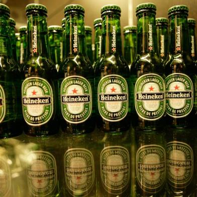 zol - economia zh dinheiro - Fabricante de cervejas Heineken compra empresa de bebidas mexicana Femsa por US$ 7,6 bilhões. 