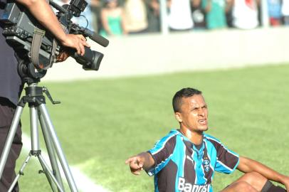 souza - grêmio - bento gonçalves - pré-temporada - flamengo de são valentim - 14/01/2010 