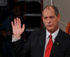 Ciro Gomes diz que preciso aguentar mau governo Dilma