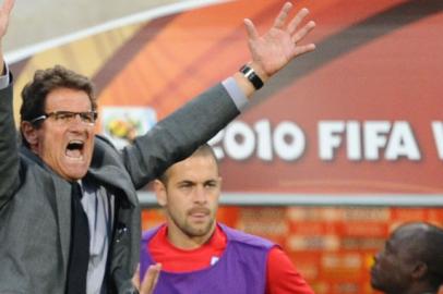 Fabio Capello reclama da arbitragem- técnico Inglaterra  Copa do Mundo 