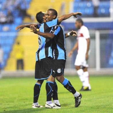 gol - jonas - borges - comemoração - grêmio - vasco - copa da hora - santa catarina - amistoso - tricolor - 03/07/2010 