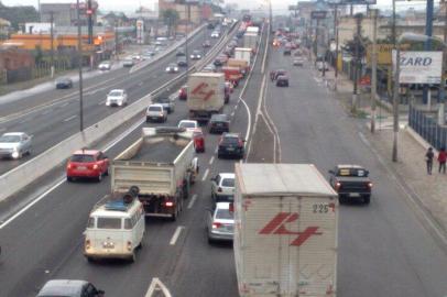 br-116, congestionamento, trânsito, canoas, 21/09/2010